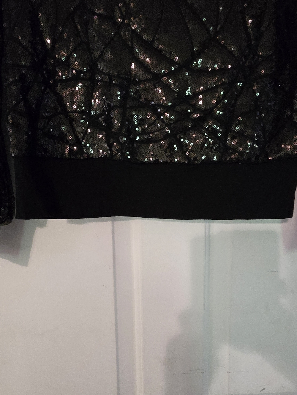 Guess By Marciano Black Sequin Quilted Cropped Sweatshirt - Picture 2 of 5